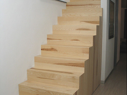 Moderne Faltwerktreppe Esche
